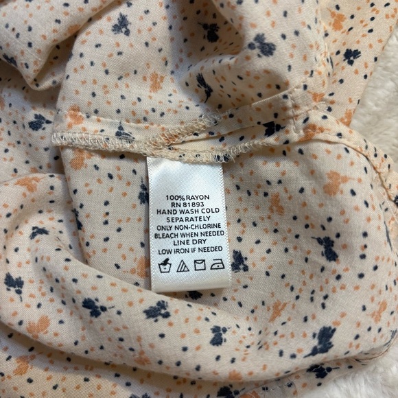 NWOT Blouse Medium Edge by Jen Rade Cream Button-Up Gold & Navy Ditzy pattern - Picture 12 of 16
